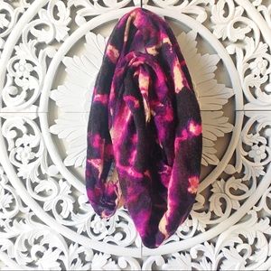 Tricolor infinity scarf